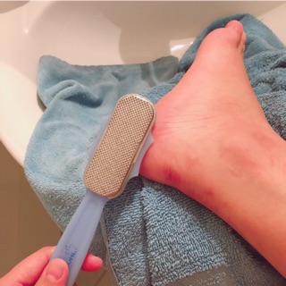 Dụng cụ chà massage chân