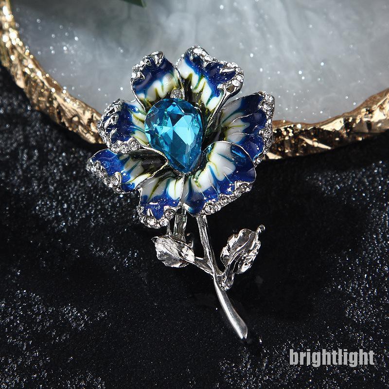 Trâm Cài Áo Hoa Sang Trọng Với