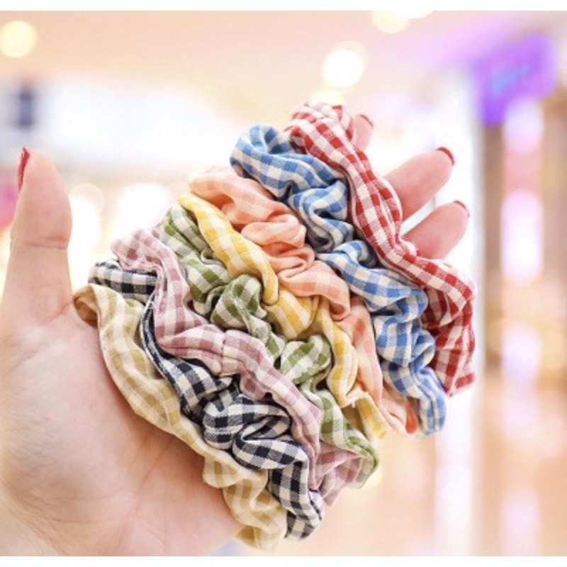 Cột tóc scrunchie hoạ tiết sọc caro nhỏ xinh xắn dành cho nữ