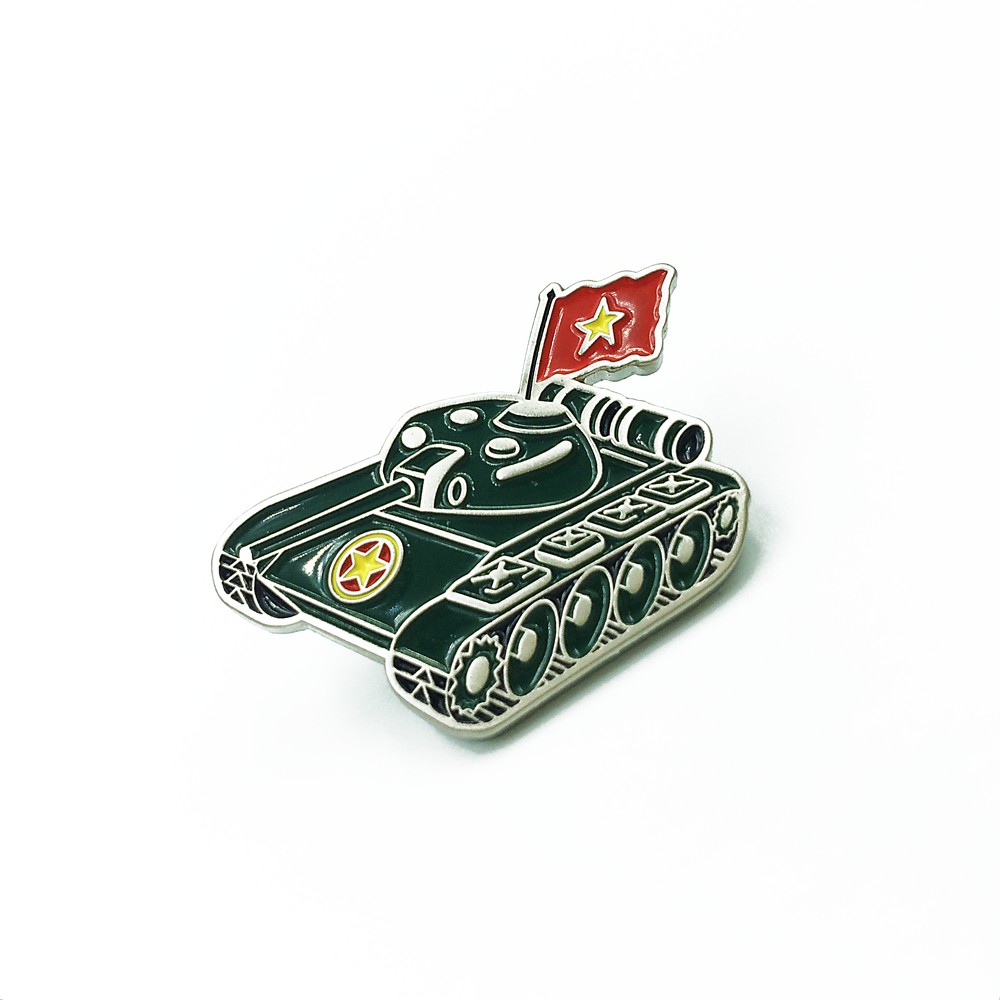 Quà tặng lưu niệm Việt Nam - Enamel Pin - Huy Hiệu Xe tăng kim loại