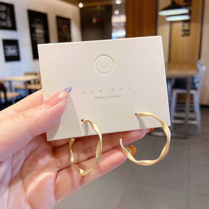 Khuyên Tai Tua Rua Phong Cách Hàn Quốc Thời Trang Dành Cho Nữ