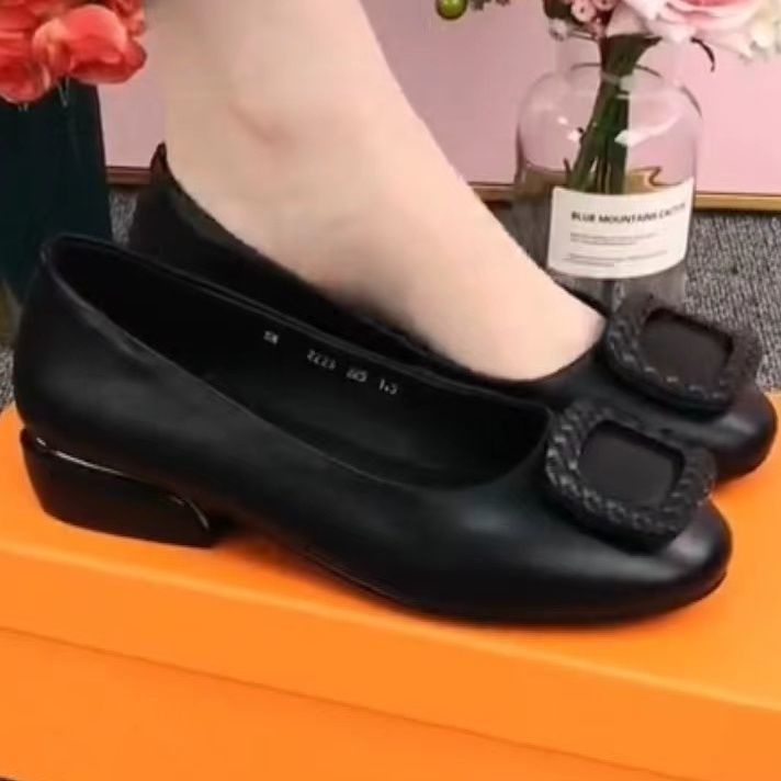 Giày Cao Gót Da Mềm Mũi Tròn Phối Khóa Vuông Thời Trang Xuân Hè 2022 Cho Nữ