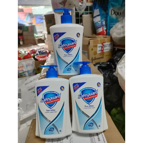 Nước rửa tay safeguard trắng tinh khiết 450ml loại bỏ 99,9% vi khuẩn.