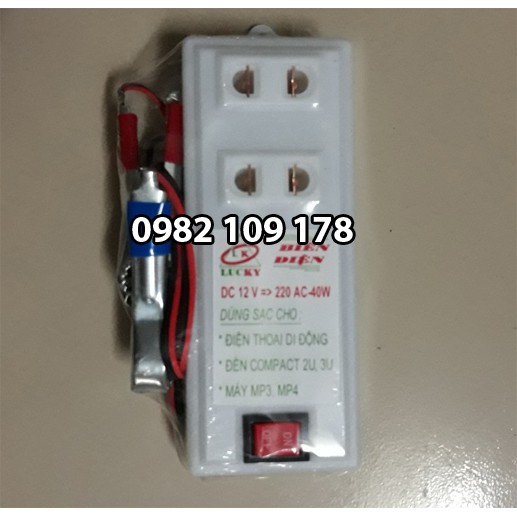 inverter chuyển đổi điện 12v lên 220v tiện lợi để sạc điện thoại