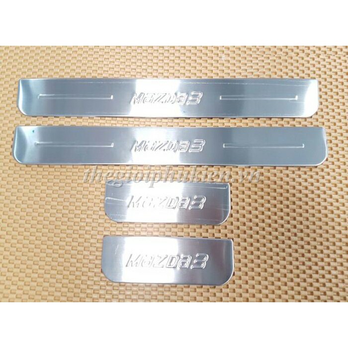 Bộ Ốp bậc, Nẹp bước chân Mazda 3 2020 -2022  INOX