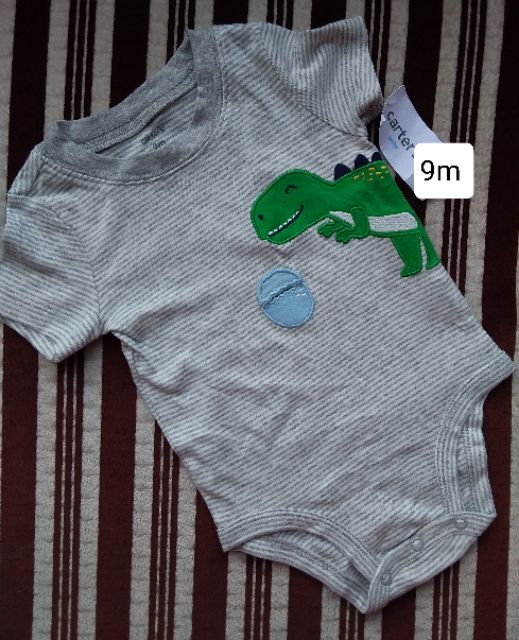 Bodysuit bé trai có cổ hiệu carter's size 9m