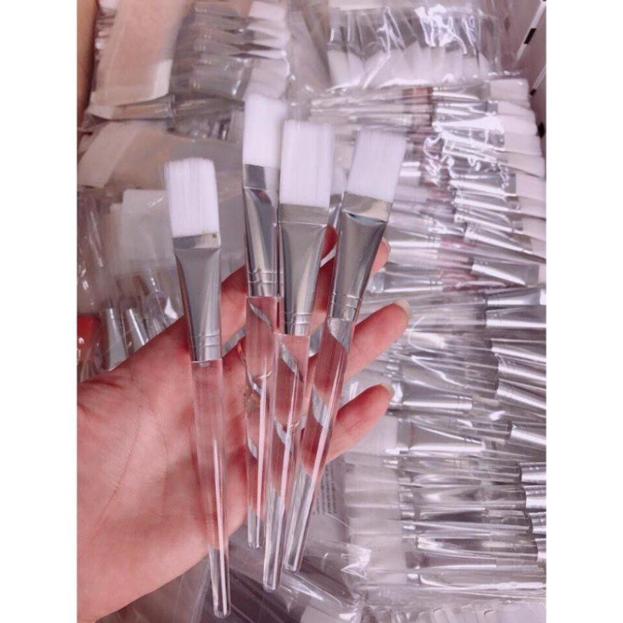 Chổi đắp mặt nạ cán nhựa