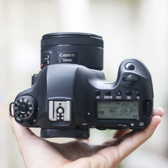 Bộ máy ảnh Canon EOS 6D kèm ống kính Canon EF 50mm STM, DSLR Fullframe chuyên nghiệp kèm ống kính xoá phông