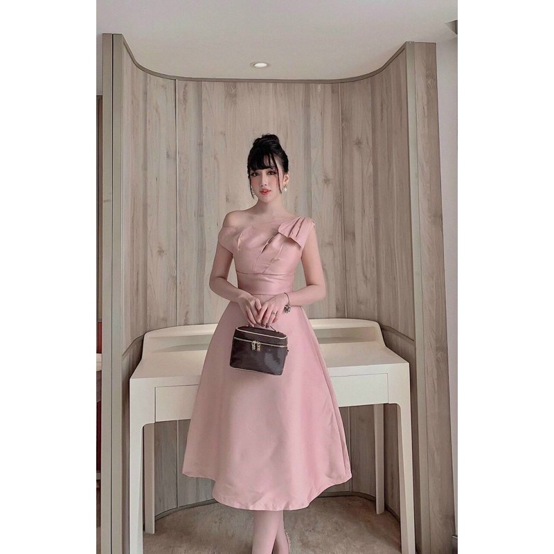 đầm xoè chéo vai nơ