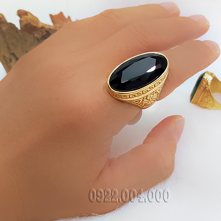 Nhẫn nam đá đen to, bự và dài.
