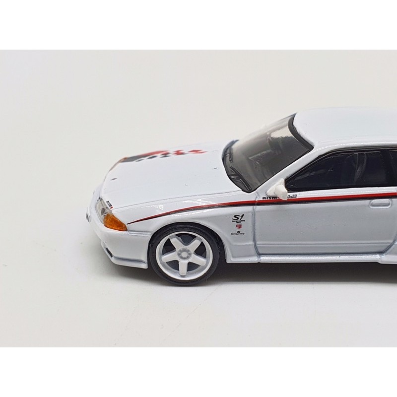 Xe Mô Hình Nissan Skyline GT-R (R32) Nismo S-Tune White RHD 1:64 MiniGT (Trắng)