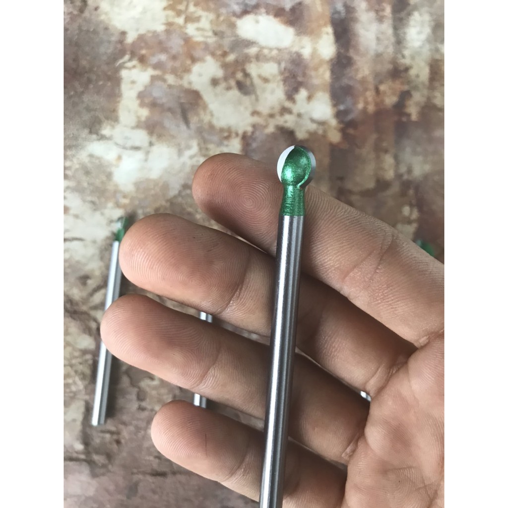 Mũi  chạm khắc gỗ quả đào