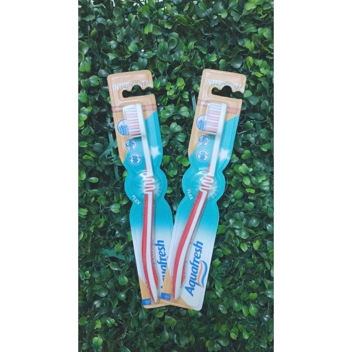 Bàn chải đánh răng Aquafresh