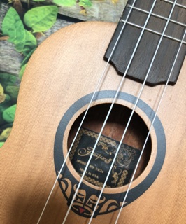 Đàn Ukulele Soprano Mặt Thông - CB2