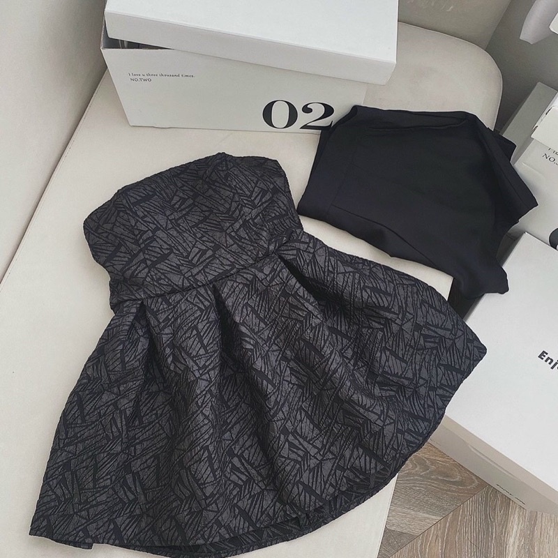 Set áo ống đen gấm hoa kèm quần đen