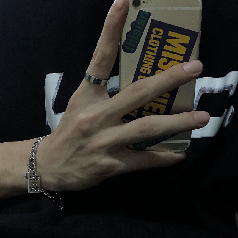 Vòng tay thiết kế mặt dây hình quả tạ và khắc chữ bằng thép titan thời trang