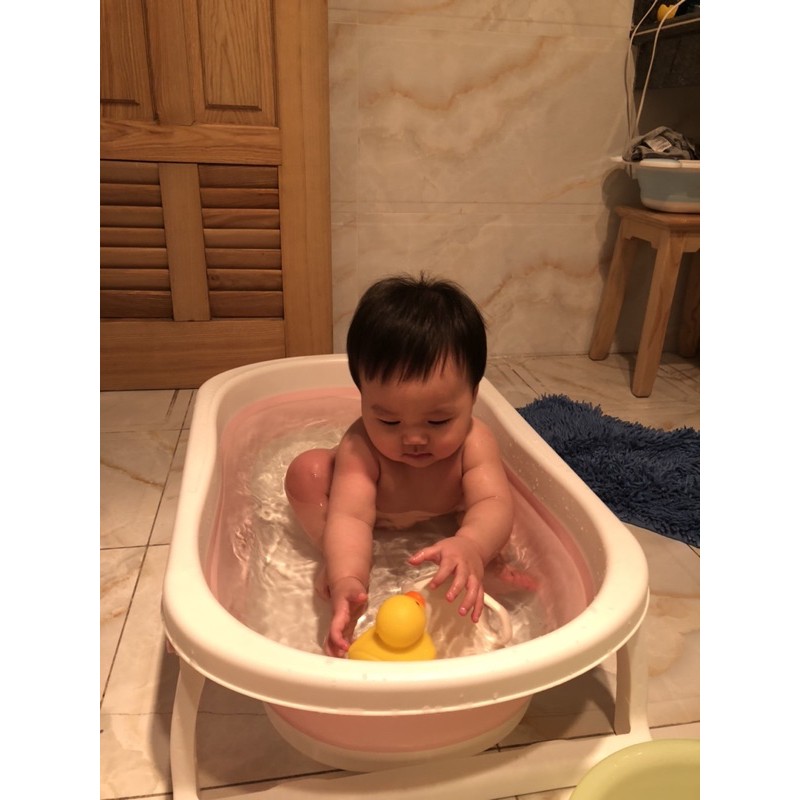 Thanh lý Chậu tắm cho bé Hanbei kèm lưới tắm