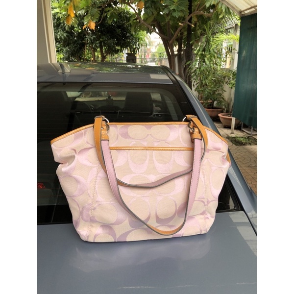 Túi chuẩn si.túi qua sử dụng. Khách vui lòng xem hình nếu muốn biết thêm thông tin sản phẩm mời khách vô chat nhé.Thanks