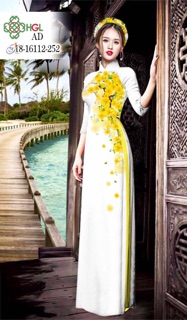 Vải Áo Dài Hoa Mai Vàng Bên Ngực