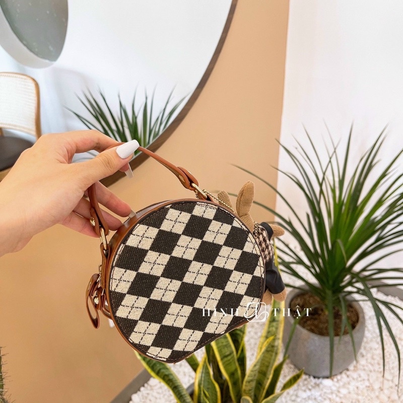 Túi xách nữ , túi cốp tròn có ngăn kéo khoá kèm tag gấu siêu đẹp