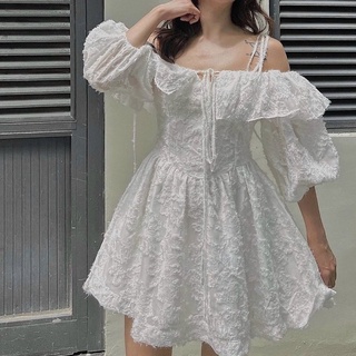 🦋đầm 2s trắng rớt vai lông vũ🦋