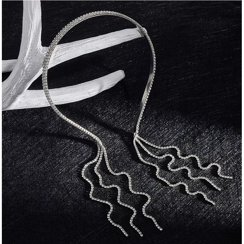 Cài tóc đính đá phối tua rua thiết kế đơn giản