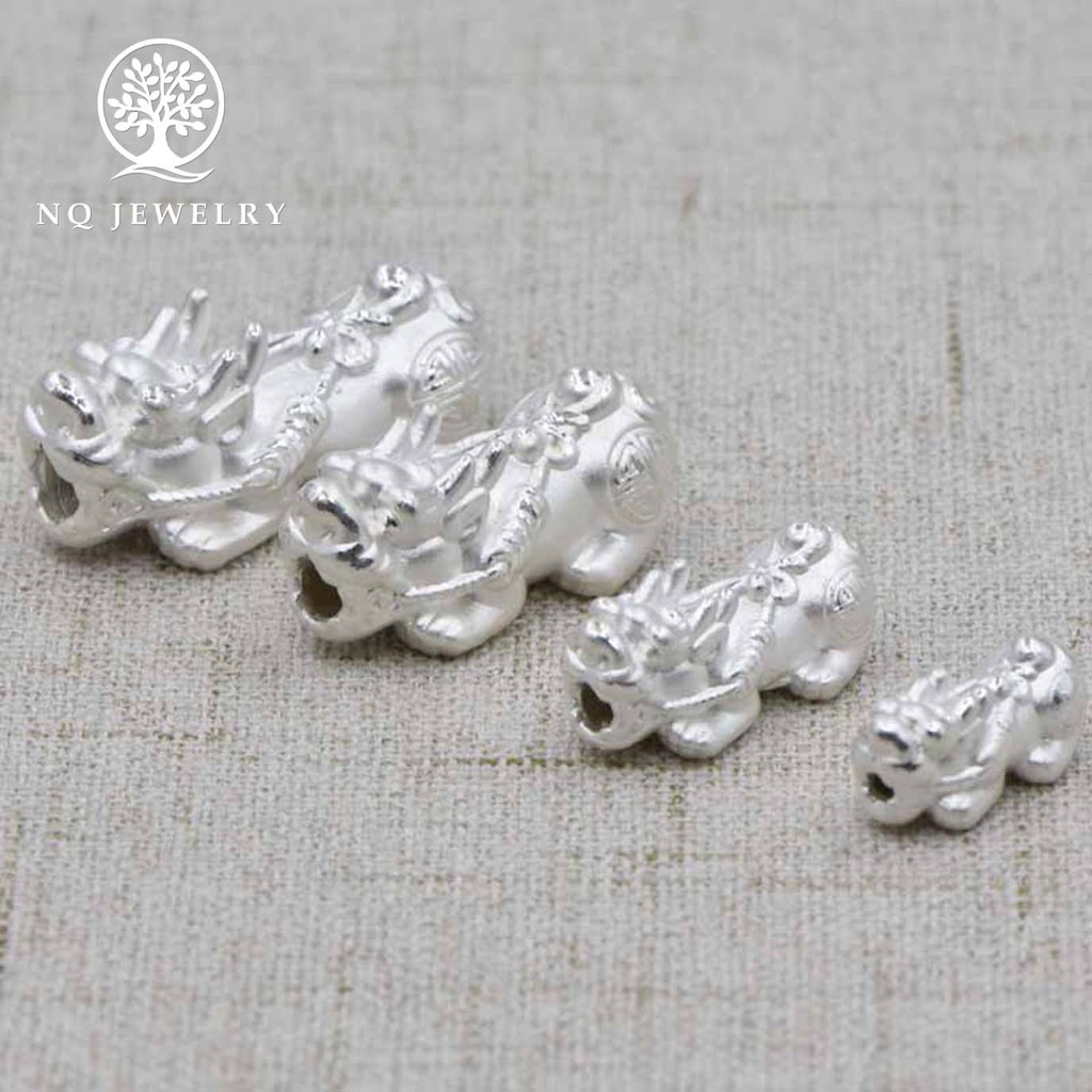 Charm tỳ hưu bạc trắng xỏ ngang - NQ Jewelry