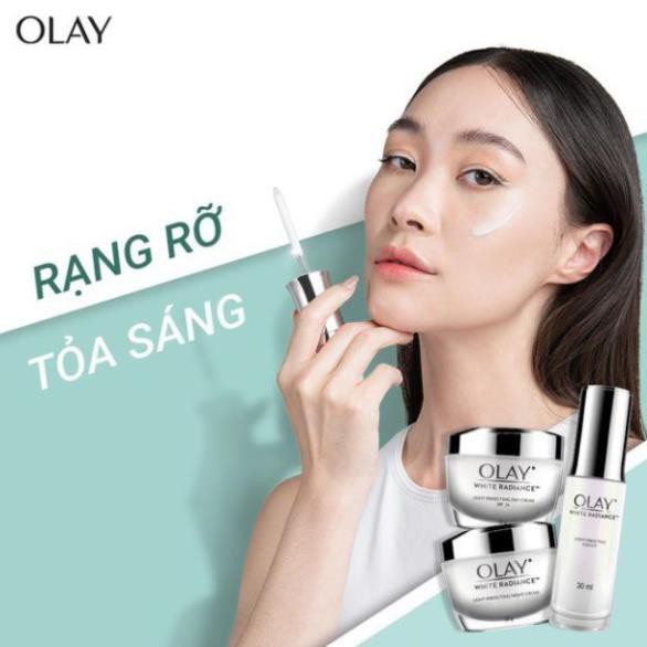 Trọn bộ 4 sản phẩm dưỡng da trắng sáng rạng rỡ Olay White Radiance Light Perfecting