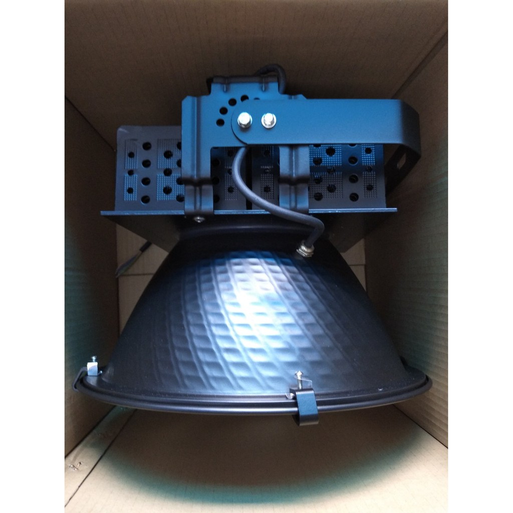 Đèn LED công suất lớn ESNCO 600W LED sáng trắng 6500k chống nước IP67