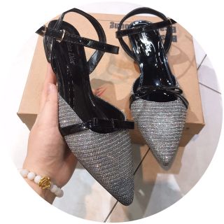 Sandal nữ