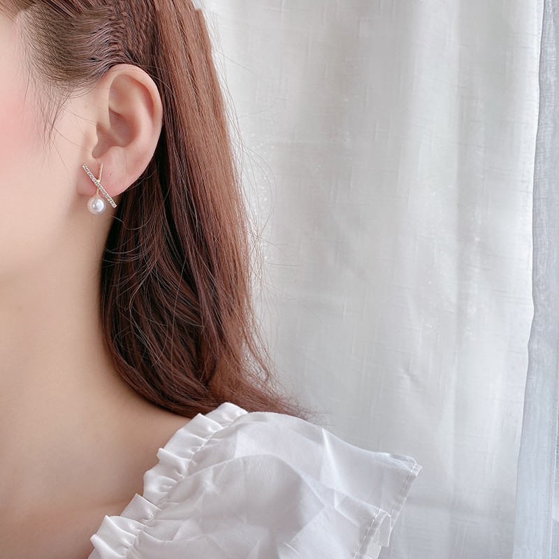 Bông tai ngọc trai nhân tạo chữ X thiết kết đơn giản tinh tế, nhẹ nhàng cho phái nữ