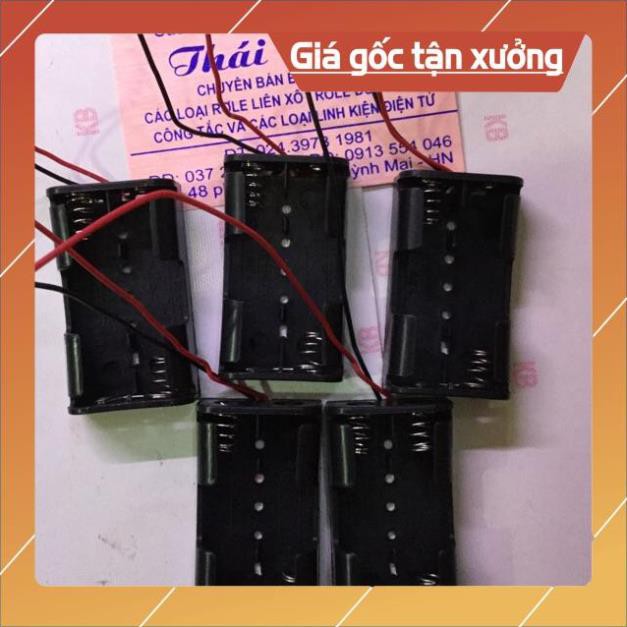 . Bộ khay 2 pin 1.5V giá cho 5 chiếc ..