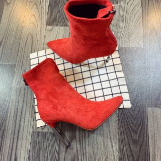 Bốt lửng cao gót sang chảnh