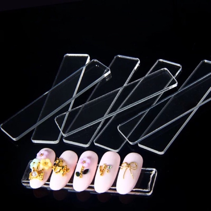 thanh dán móng - thanh bày mẫu móng