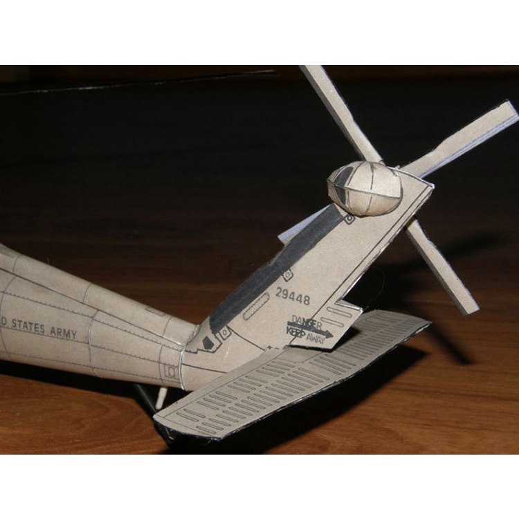 Mô Hình Máy Bay Trực Thăng Hawk UH-60 Màu Đen Tỉ Lệ 1: 33