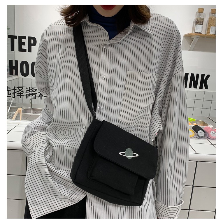 Túi đeo chéo phong cách thời trang Harajuku cho giới trẻ | BigBuy360 - bigbuy360.vn