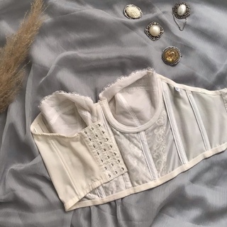 Áo corset croptop ren trắng 2hand(D75)