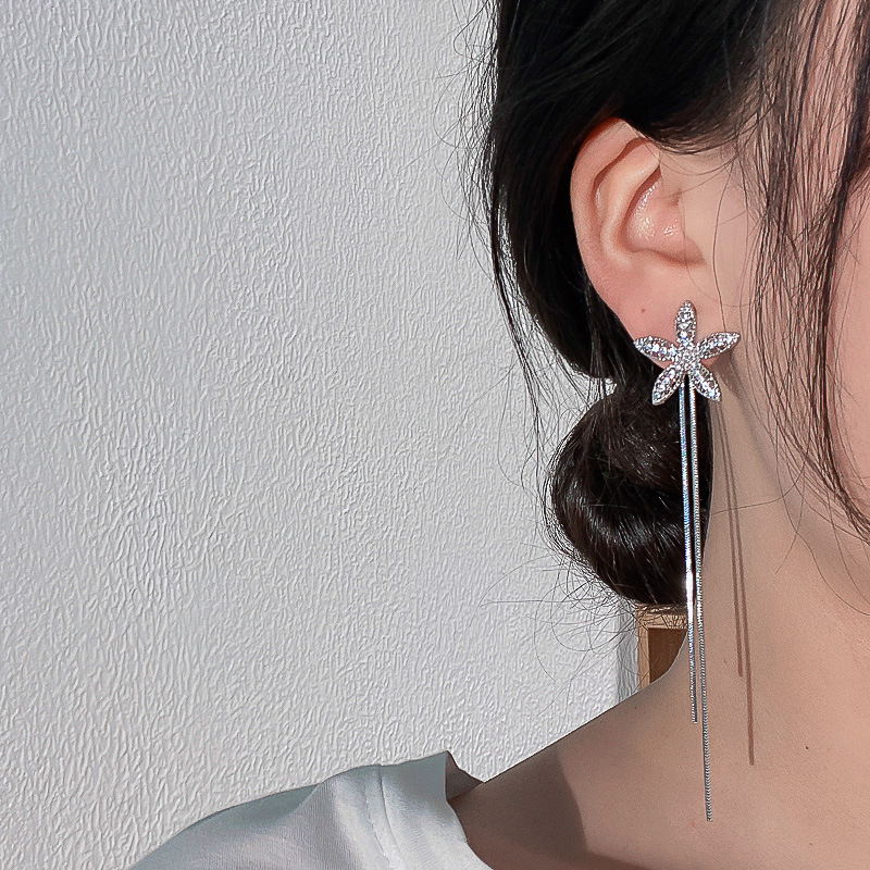 Đôi bông tai hoa đính đá thời trang sang trọng cho nữ