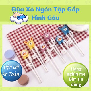 Đũa tập ăn cho bé xỏ ngón hình gấu không inox Mommy San