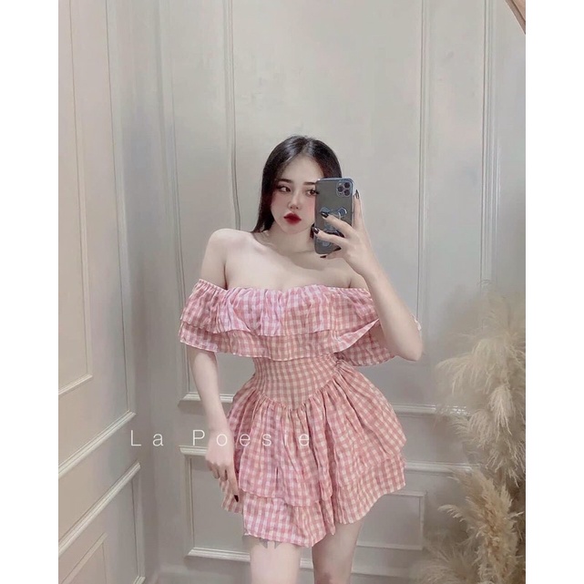 Đầm caro trễ vai