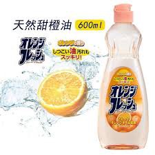 Nước rửa bát Rocket 600ml, bát sạch sáng bóng, rửa được rau củ quả, không hại da tay, hương cam dịu nhẹ Nhật Bản