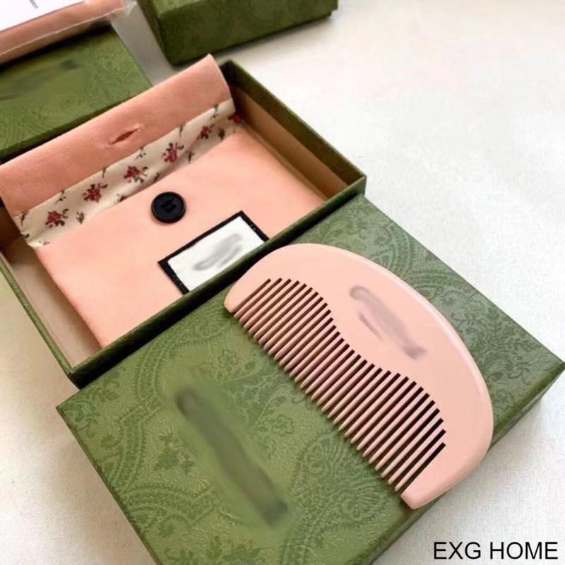 Lược Gỗ Đào Mini Xinh Xắn Sáng Tạo
