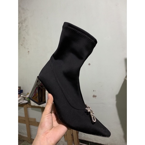 Bốt nữ gót tráng gương có nơ đá