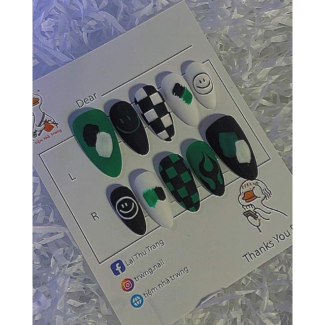 Nail box vẽ xanh trắng đen