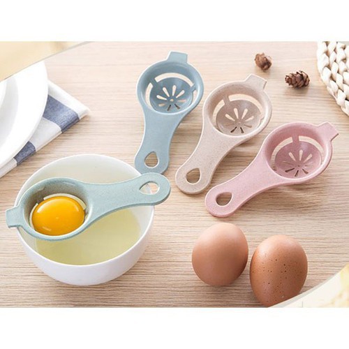 Dụng cụ tách lòng đỏ trứng gà làm đồ ăn dặm cho bé