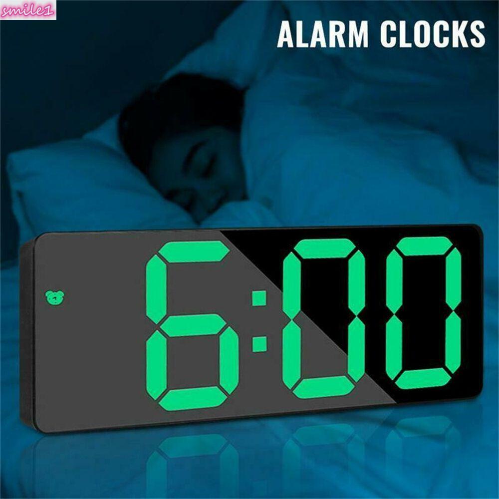 Đồng hồ báo thức điện tử mặt gương có đèn LED nhiều màu sắc dùng trang trí nhà cửa