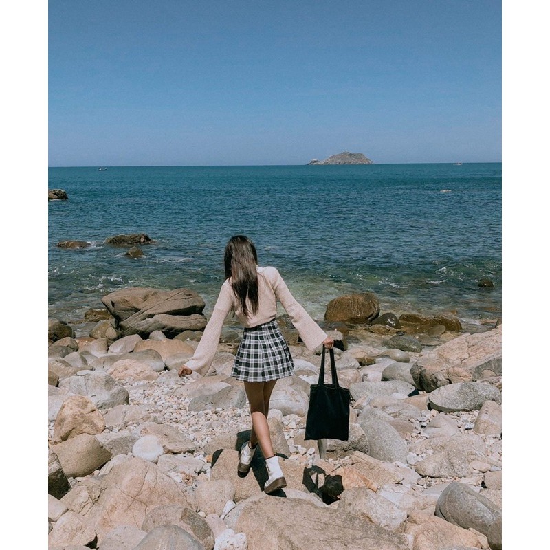 [Mã FAGREEN1505 giảm tới 30K đơn 99K] Áo cardigan ren croptop màu be | BigBuy360 - bigbuy360.vn