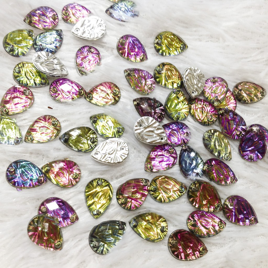 Hạt đá kết áo 3d acrylic hình giọt nước ánh 7 màu cao cấp size 1.4cm trang trí trang phục