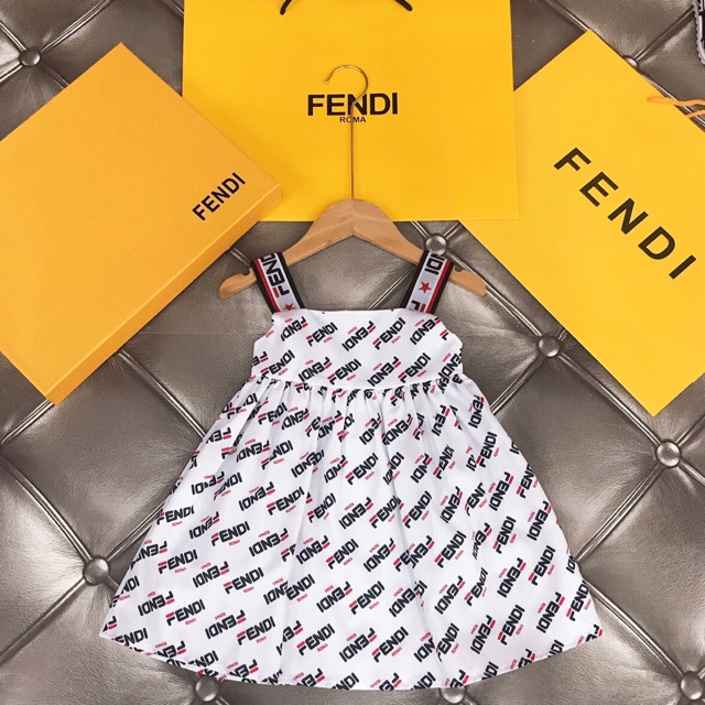 Váy 2 dây bé gái in fendi