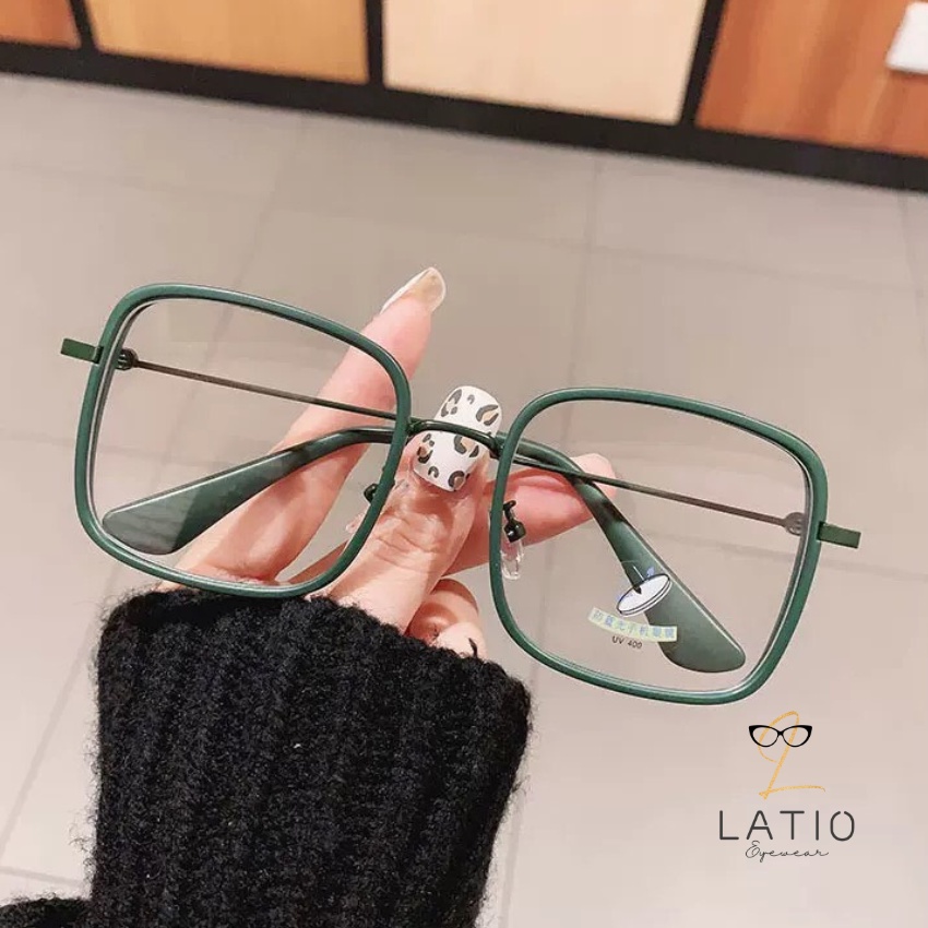 Mắt kính nữ LATIO Cao cấp với thiết kế gọng vuông siêu đẹp kết hợp với nhiều tone màu đặc biệt ấn tượng - KM10